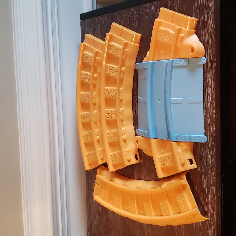 4 Pieces of Curved Track from1996 Sesame Street Elmo's Radio Control Railroad